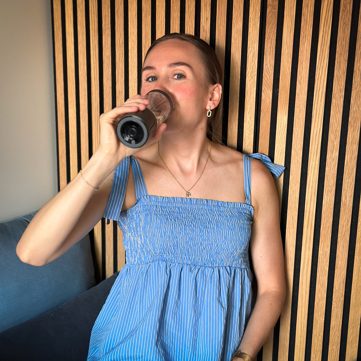 Hydrogenvand drikkes fra HydroBottle Pro